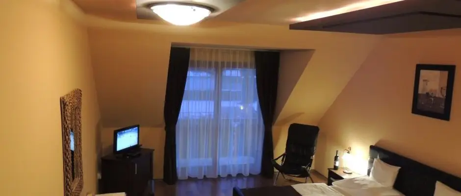 Bajor Pension Aparthotel Bk, Bkfrd