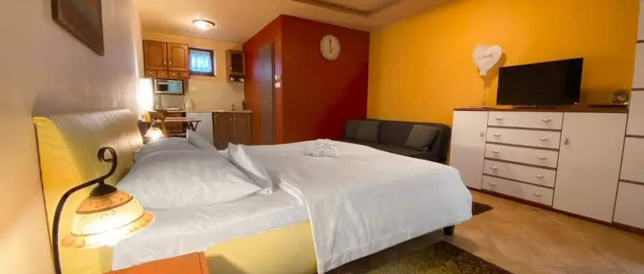 Bajor Pension Aparthotel Bk, Bkfrd