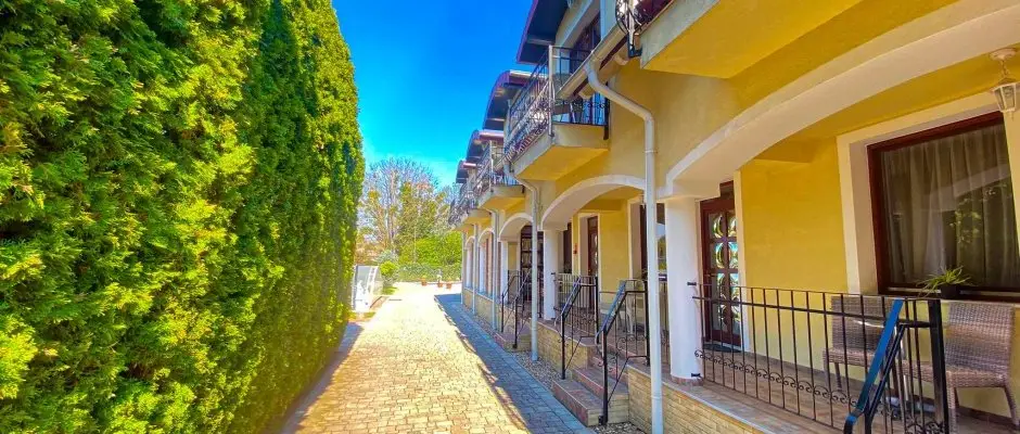 Bajor Pension Aparthotel Bk, Bkfrd