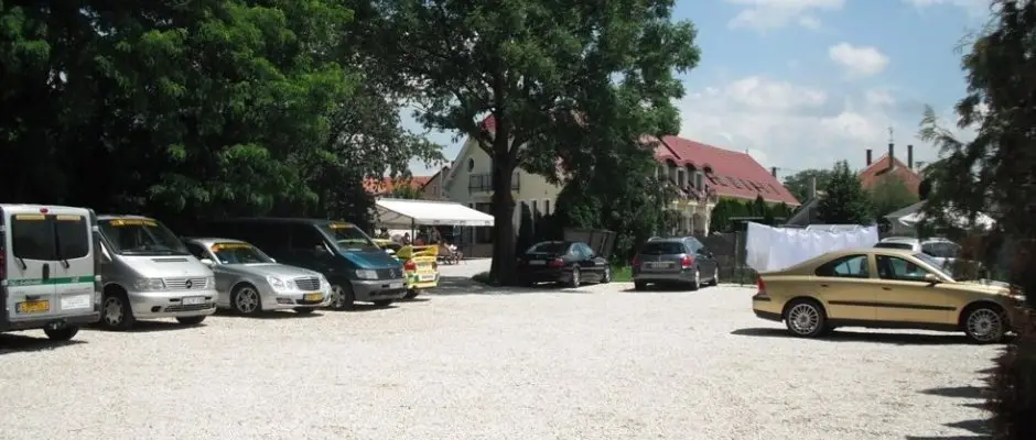 Bajor Pension Aparthotel Bk, Bkfrd