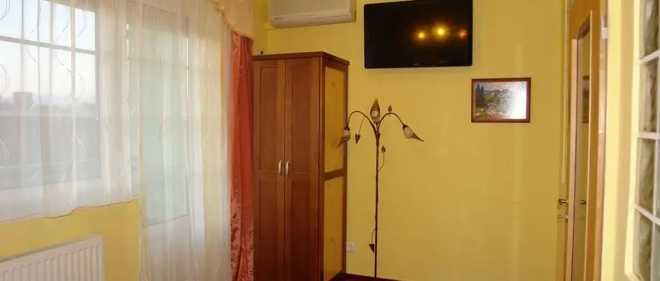 HoldLux Apartments Sarvar