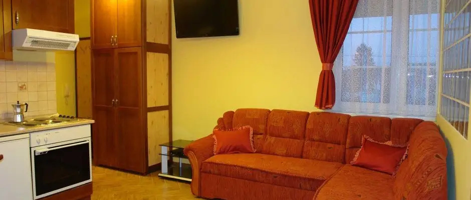 HoldLux Apartments Sarvar