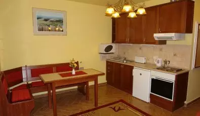 HoldLux Apartments Sarvar