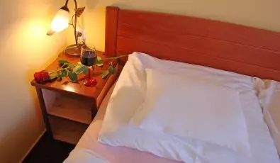 HoldLux Apartments Sarvar