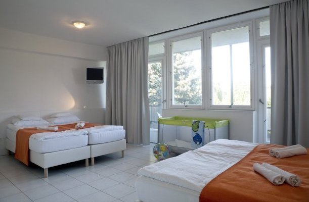 Holiday Hotel Csopak