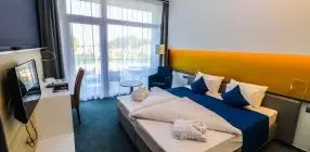 Hotel Yacht - Zwischen zwei Feiertagen