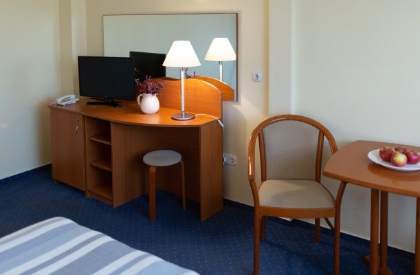 Hotel Zsanett Balatonkeresztur