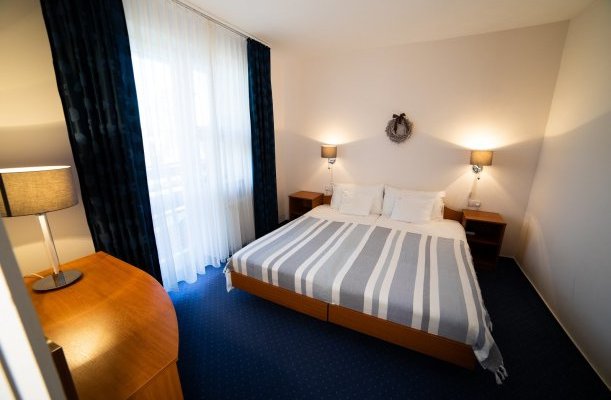 Hotel Zsanett Balatonkeresztur