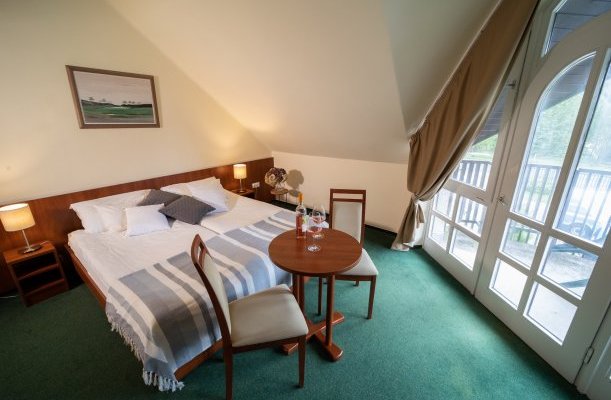 Hotel Zsanett Balatonkeresztur