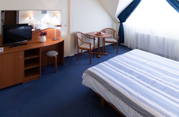 Hotel Zsanett Balatonkeresztur