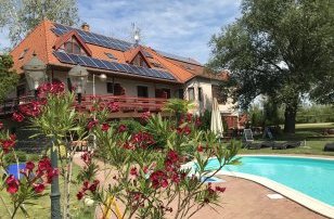 Zsanett Hotel Balatonkeresztr