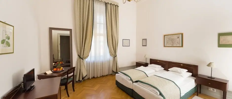 Karolyi Castle Hotel & Restaurant Fehervarcsurgo