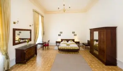 Karolyi Castle Hotel & Restaurant Fehervarcsurgo