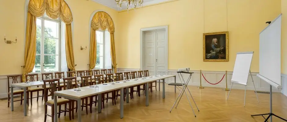 Karolyi Castle Hotel & Restaurant Fehervarcsurgo