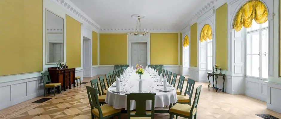 Karolyi Castle Hotel & Restaurant Fehervarcsurgo