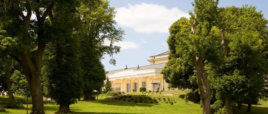 Karolyi Castle Hotel & Restaurant Fehervarcsurgo