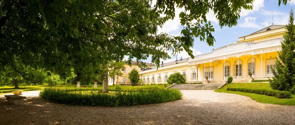 Karolyi Castle Hotel & Restaurant Fehervarcsurgo