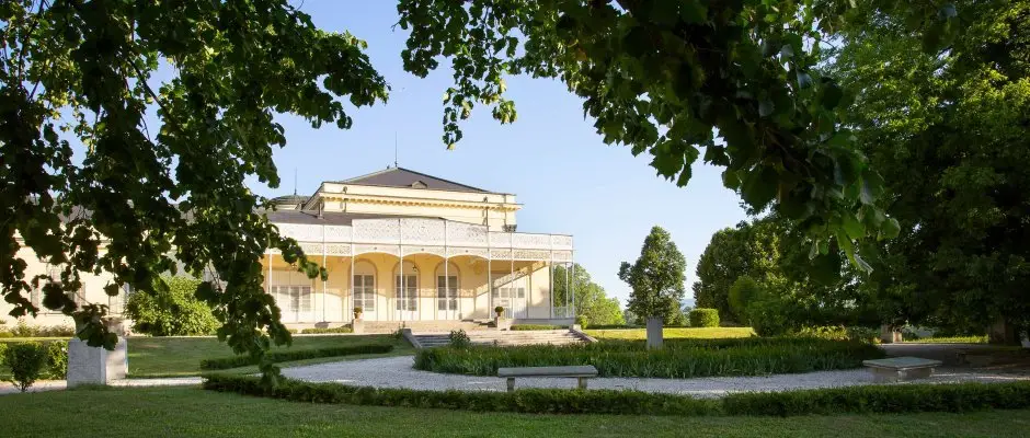 Karolyi Castle Hotel & Restaurant Fehervarcsurgo