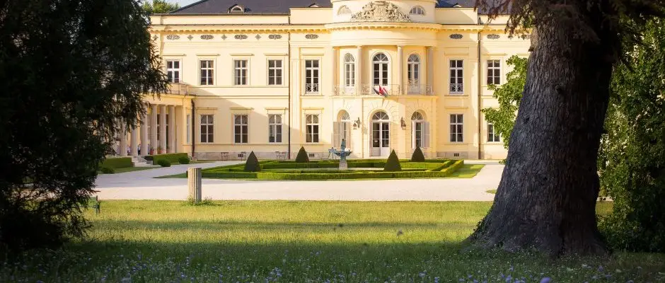 Karolyi Castle Hotel & Restaurant Fehervarcsurgo