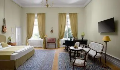 Karolyi Castle Hotel & Restaurant Fehervarcsurgo