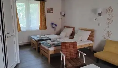 Parti Stny Guesthouse Balatonkenese